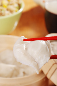 宏饺子用筷子