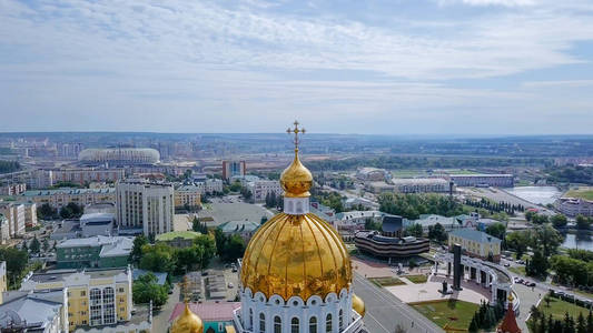 圣义勇士大教堂 Feodor 乌沙科夫。Saransk, 俄罗斯。美丽的城市全景