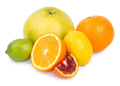 孤立的柑橘类水果。葡萄柚, 橙, 柠檬和石灰 isola