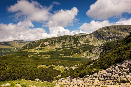 宝蓝山的风景谷, 蓝天碧景