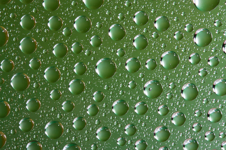 水绿色玻璃面上滴眼液