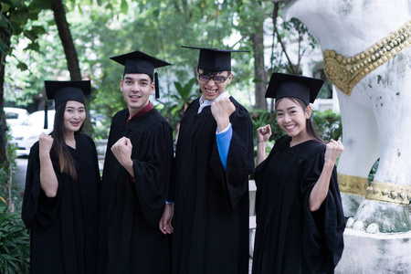 多元化国际毕业生庆祝成功, 教育目标理念