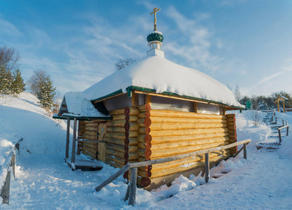 在神圣的 Irinarkhovo 春天附近的 Khaurovo 村, Borisoglebsky 区, 雅罗斯拉夫尔地区, 俄罗