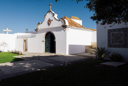 庭院在 Se 大教堂 法罗大教堂 在老镇, 法罗, 阿尔加维, 葡萄牙