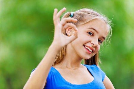 那活泼的性格图片