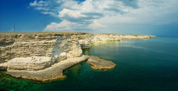 翡翠海海岸全景图