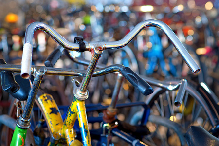 黄色自行车自行车公园