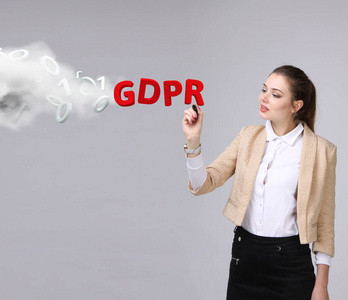 Gdpr, 概念形象。一般数据保护条例, 个人资料的保护。处理信息的年轻妇女