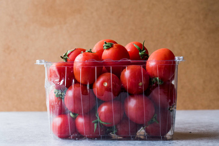塑料盒容器中的樱桃西红柿包装
