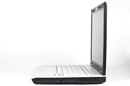 笔记本电脑侧面照片