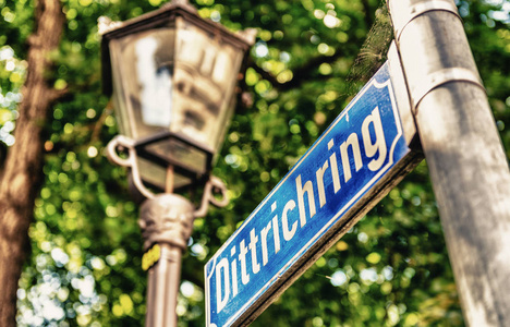 Dittrichring 路标在莱比锡, 德国。这条路因塔总公司而出名。
