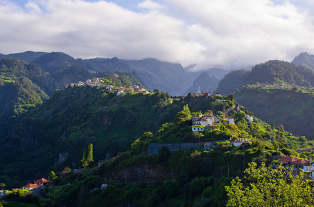 靠近Porto da Cruz madeira港口的山脉