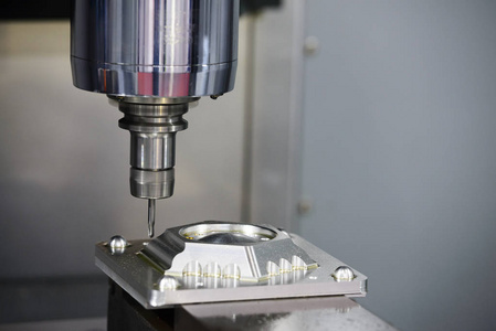 数控铣床切割模具零件照片