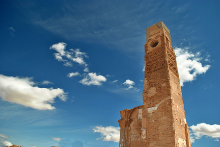 钟塔在 belchite