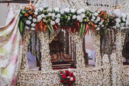 修道院祭坛与莲花生大士的神, 佛陀在印度