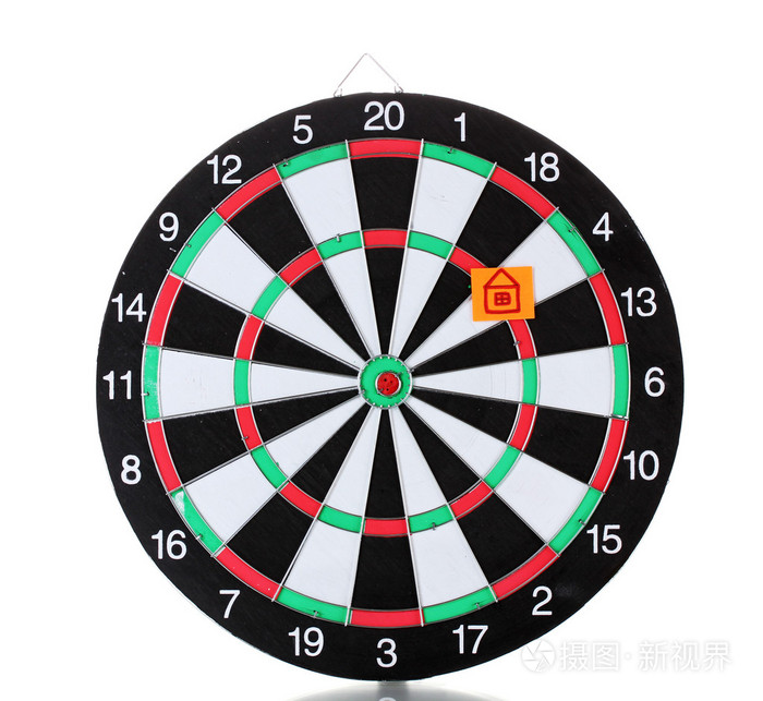 飞镖与贴纸描绘在白色孤立的生命值飞镖击中目标