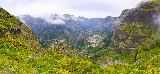 葡萄牙马德拉河附近的风景