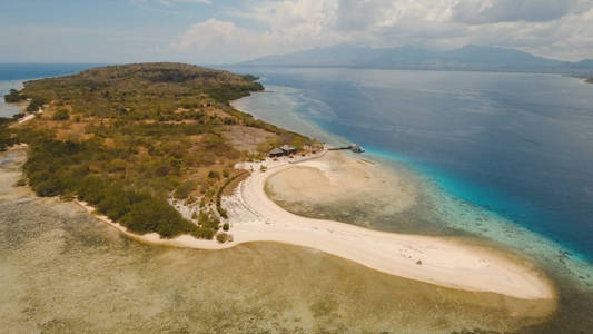 空中风景美丽的海滩在热带海岛江安。印度尼西亚, 巴厘岛