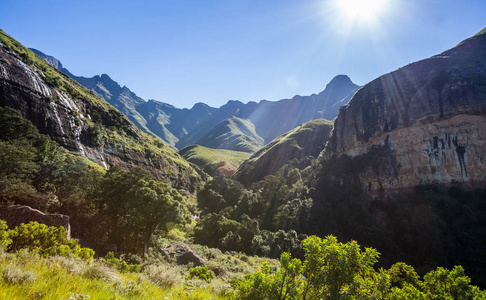 Drakensburg 山脉在南非。Drakensburg 山之景