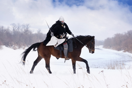 中世纪的骑士的圣约翰 (骑士) 上一匹马照片