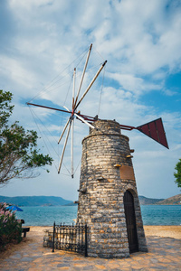 Lasithi 高原的老式风车。克里特岛, 希腊