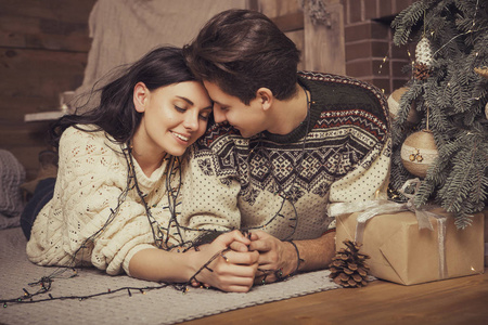 海边唯美浪漫温馨情侣图片