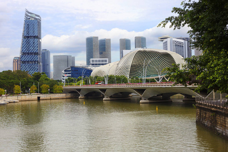 滨海广场是新加坡艺术中心, 位于滨海湾海滨.