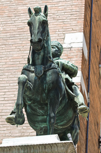 青铜雕像。市政厅。费拉拉。艾米利亚罗马涅。意大利