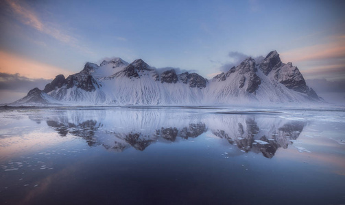 冰岛 Stokksnes 海滩 Vestrahorn 山