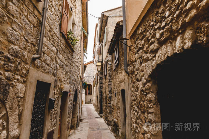狭窄的街道