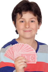 可爱男孩玩纸牌