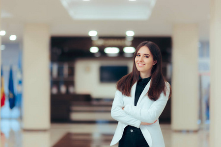 公关专家在办公室工作的女企业家商业执行经理照片