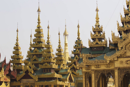 佛教寺庙情结大金是佛教的历史象征, 缅甸