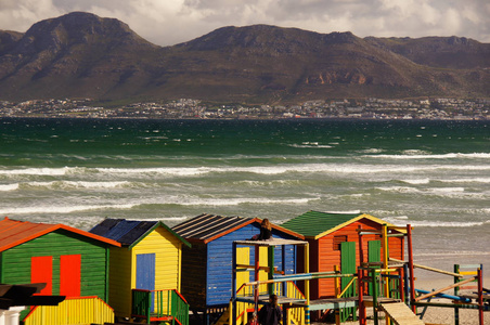 五颜六色的海滩小屋, Muizenberg, 南非