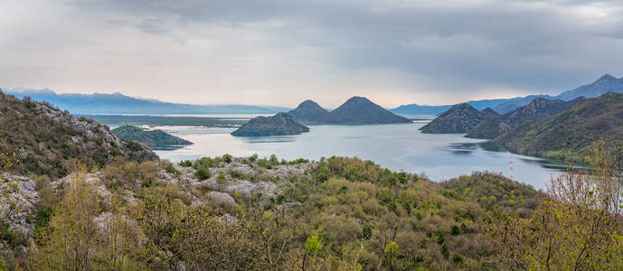 黑山巨大的斯卡达尔湖国家公园全景