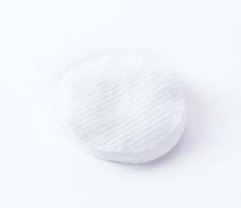 白色背景下的白色棉垫清洗