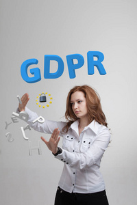 Gdpr, 概念形象。一般数据保护条例, 个人资料的保护。处理信息的年轻妇女