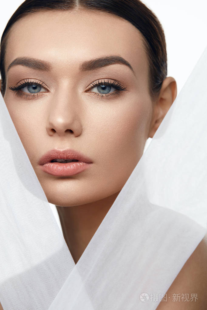 脸部肌肤美.美丽的女人与自然化妆
