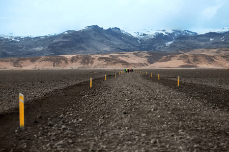 俯瞰群山的道路, 冰岛