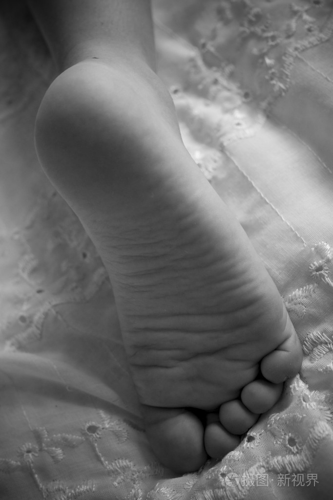 男孩的脚
