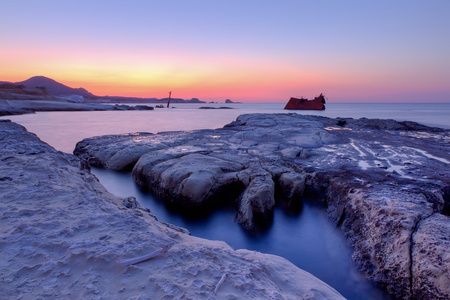 在 sarakiniko，米洛斯岛，cyclades，希腊沉船