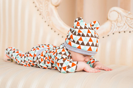 新生儿的男孩图片