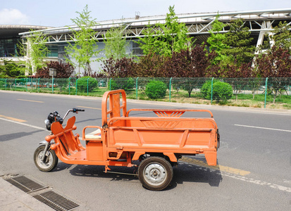 电动三轮车中国北京某公路电动三轮车 parcked照片