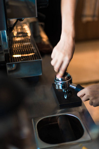 咖啡店的咖啡机手做 baverage, 老式过滤器
