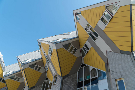 黄色立方体房子在鹿特丹。荷兰