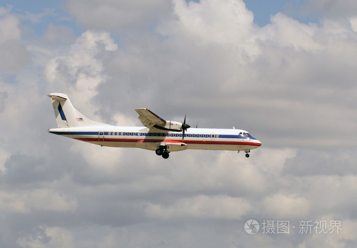 螺旋桨飞机侧视图