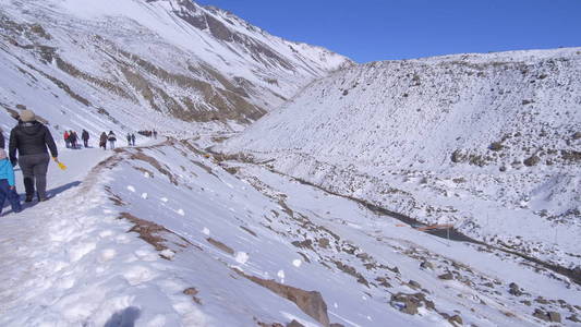 山雪与自然景观图片