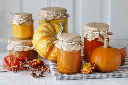 一罐南瓜果酱.健康食品照片