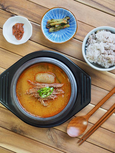 韩国菜山羊汤