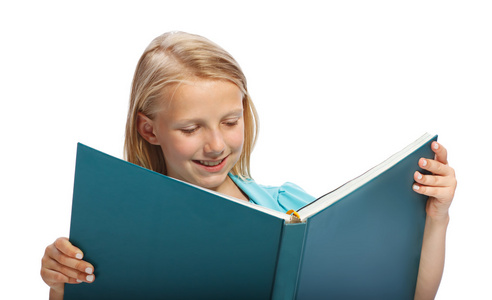 读一本大书的小女孩